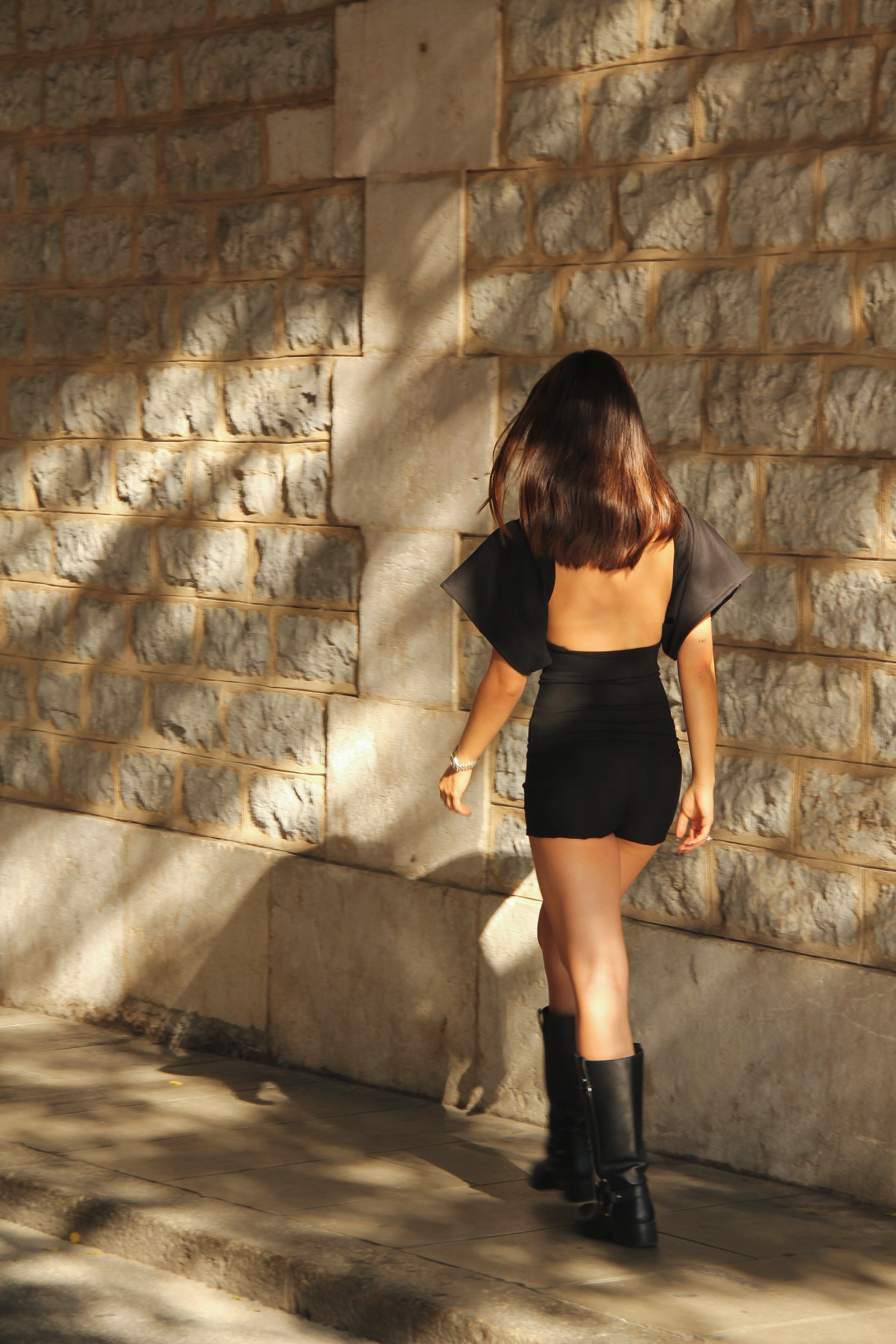 Black Asymmetric Top